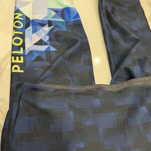 Peloton Pyramid Patterned Navy Leggings